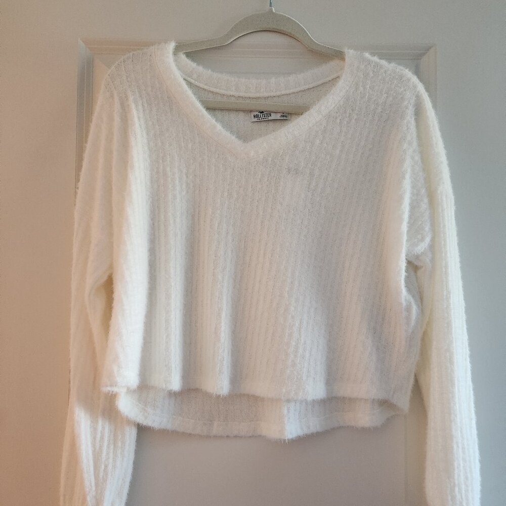 Very soft white hollister sweater